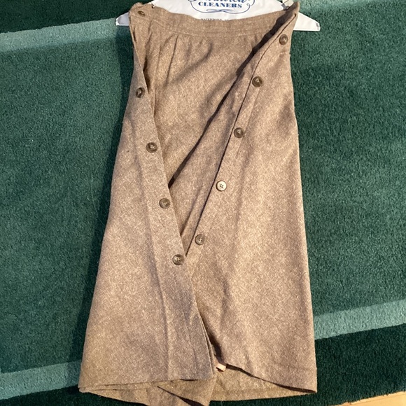 Nancy Jennifer Canada Tan A.line Skirt, Lined. Size 8 65% Wool25% Silk 10% Nylon - Picture 3 of 6